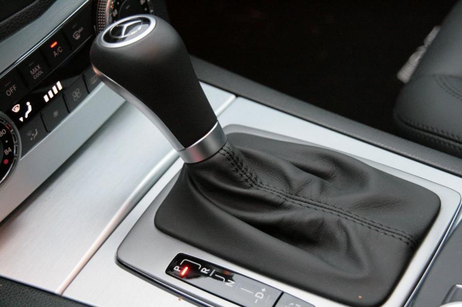  Mercedes-Benz C63 AMG 2009 года  (фото 14 из 32)